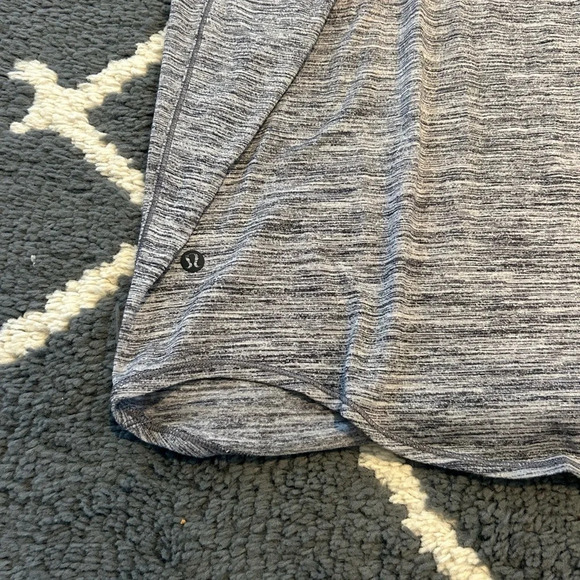 Lululemon Essential Tank Pleated - Picture 3 of 5